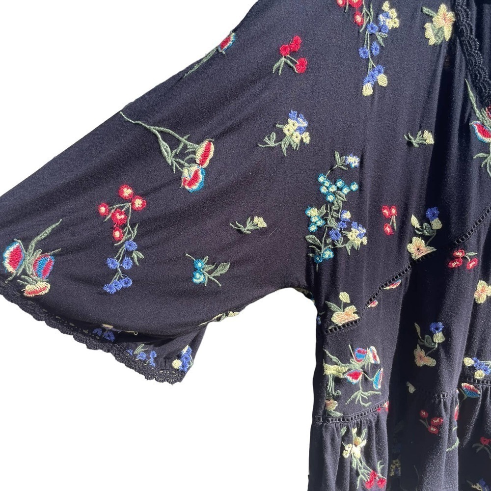 Anthropologie Parvati Floral Embroidered Blouse - Size Medium - Picture 11 of 16